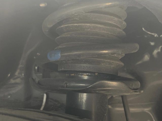 お車を安心してお乗りいただく為には、足回りの定期点検が欠かせません。サービスサポート（有償保証）では無料点検もご提供しており、安心のカーライフをお過ごしいただけるサポート体制が整っています。