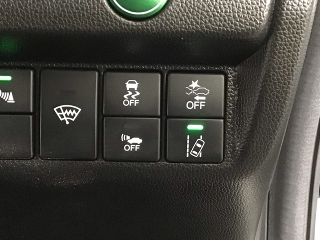 ホンダが推し進める総合先進安全装備のセンシング搭載！　衝突や斜線はみだしなどの危険が予測される時、センサーが警告。ヒューマンエラーを高度先進技術が補完してくれます。