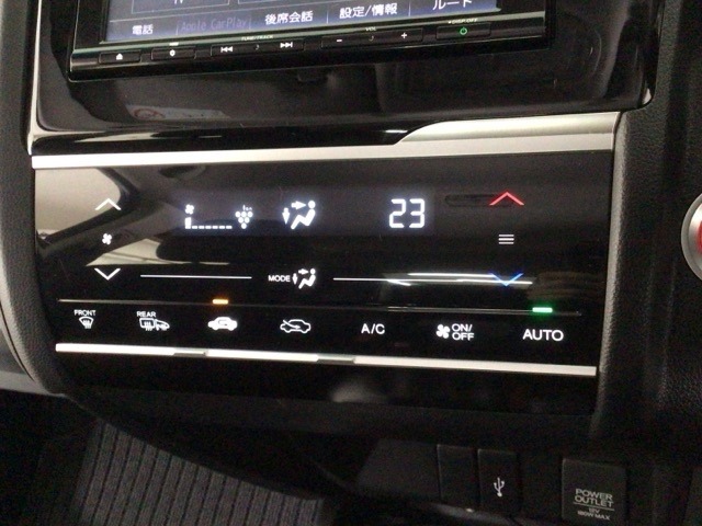 【オートエアコン】汗ばむ夏・ジメジメする梅雨時・冷え冷えする冬も快適☆♪　簡単操作で、春夏秋冬　一年中快適です♪お好みの温度をセットするだけで、エアコンの風量などを自動でコントロールします♪☆