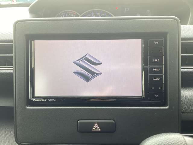 スズキ純正ナビゲーション装着車です◎