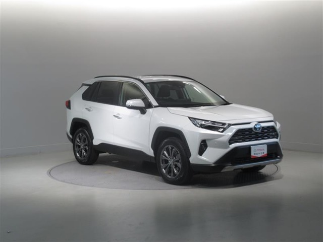 低燃費で環境にもやさしいハイブリッド車です。トヨタ専用診断機器でハイブリッドシステムを綿密に点検してあります！