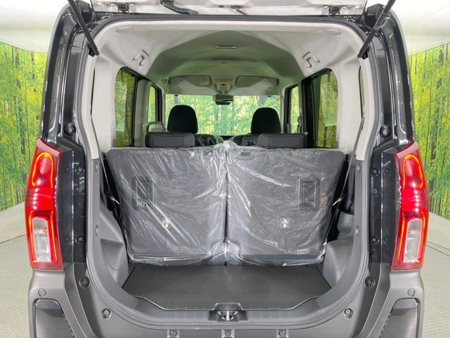 普段のお買い物や通勤、送迎等に十分な荷室スペースを確保しております。セカンドシートを倒すと、大きな荷物の積載も可能です♪