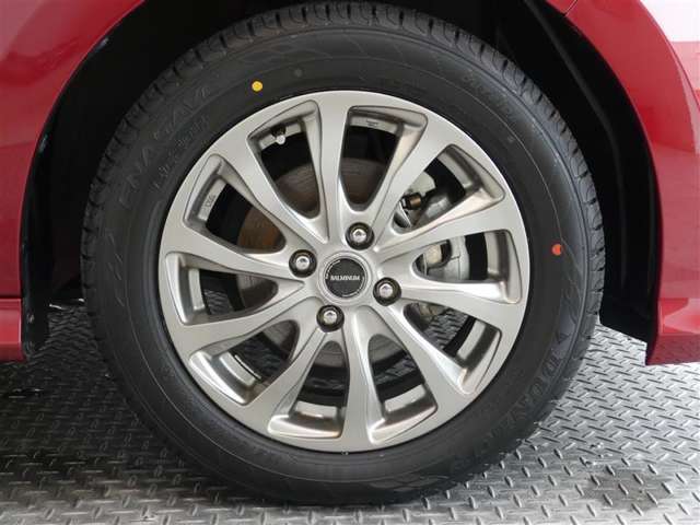 R7年式夏タイヤ185/60R15ダンロップ製です。