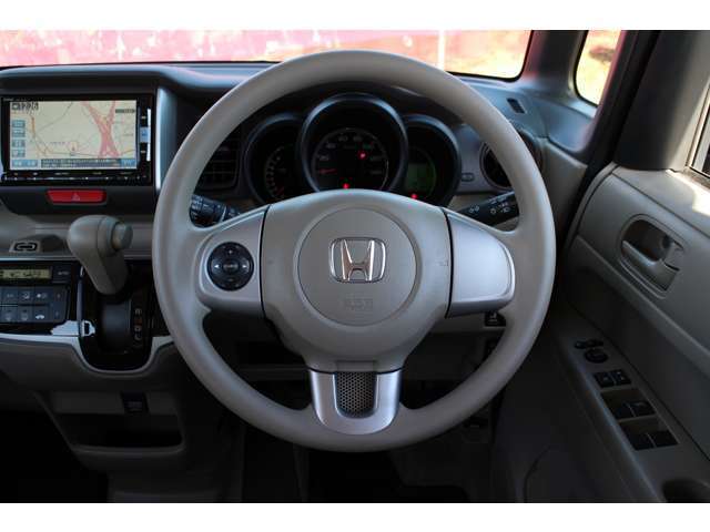 弊社にお車でお越しの際には「カインズホーム大宮店」を目指して来てください。そのはす向かいで展示車両をきれいに仕上げて、お客様のご来店をお待ちしております。迷ったときは遠慮なくお電話ください！