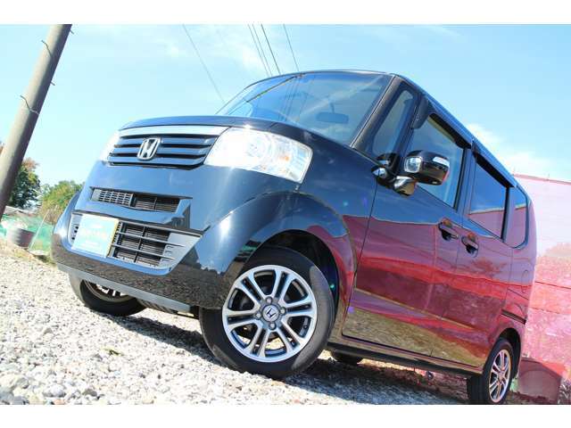 弊社の展示車両は一台一台時間をかけ、内装外装を仕上げております。外装の傷や内装の汚れは出来る範囲で目一杯きれいにしているつもりですが、画像などで気になる箇所がございましたら何なりとお申し付けください。