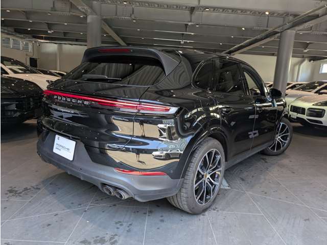 認定中古車ショールームもございます！広いスペースで、さらにごゆっくりとご覧いただけるようになりました。