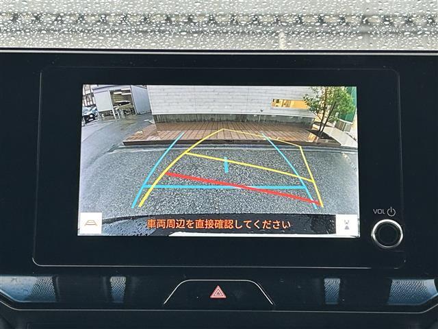 【バックカメラ】駐車が苦手な方でも映像で後方の安全確認もしっかり見えない死角の部分や距離感などモニター確認することが可能です。