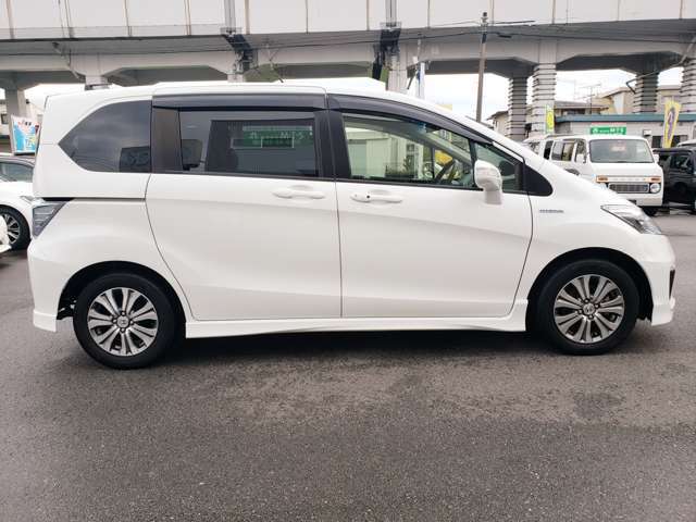 ☆当社、自社工場ありますので、納車後も継続車検・修理時には無料で代車の貸し出しも行っております！オイル交換などの作業もリフトを使ってクイックメンテナンスOK☆
