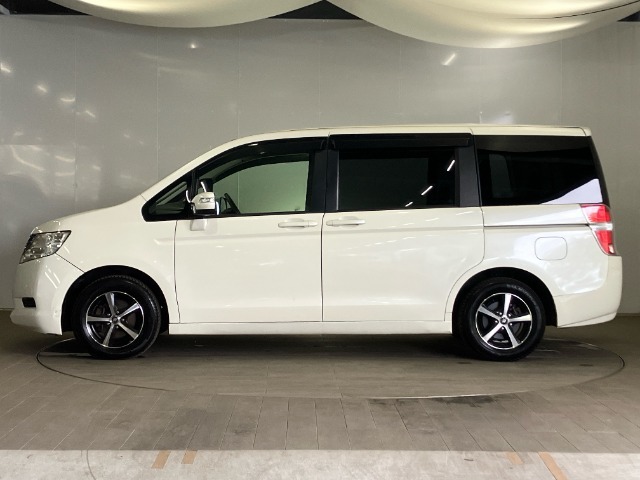 弊社のお客様からの下取り車で入荷しました。弊社の整備記録も有るので、安心してお乗り頂けるお車です！