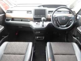 ご納車後も安心なプレミアム保証をご提案いたします。ナビや電装品、エアコンなども含めた600項目の充実した保証内容と安心のロードサービス付帯でサポートいたします。詳細はお尋ねください。