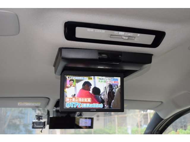 お車の購入に付き物の不安や悩みを少しでも軽減できるよう、わかりやすい商品説明、細やかなアドバイスを心がけております。末永く皆様のカーライフパートナーとしてお役に立てれば幸いです。