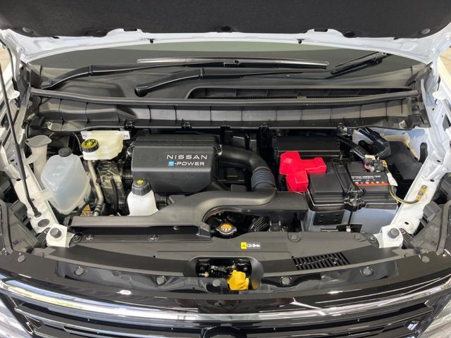 親切・丁寧な専門メカニックスタッフが応対！・車検・点検整備・事故等の修理などアフターサービスも安心。お車のカスタマイズもネクステージのサービススタッフまでご相談ください！