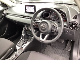 人間中心でシンプルなインパネデザイン☆　運転に集中しながら必要な情報を直感的に確認しやすくしています！　スポーティなインパネは『大人のゆとり』を感じさせる力強さと上質な洗練された空間です☆