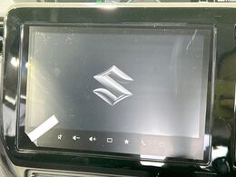 【純正9型ナビ】人気の純正ナビを装備しております。ナビの使いやすさはもちろん、オーディオ機能も充実！キャンプや旅行はもちろん、通勤や買い物など普段のドライブも楽しくなるはず♪