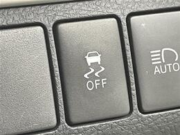 【横滑り抑制機能】雨や雪で滑りやすい路面などで横滑りが発生した時、ブレーキとエンジン出力を自動的にコントロールし、優れた車両安定性を実現します！