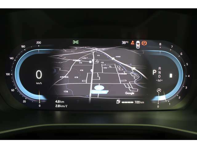12.3インチのデジタルドライバーディスプレイには、運転に必要な情報が映しだされます。メーターは、お好みに応じて3種類の中から選べます。中央には、ナビゲーション画面や音楽などを表示できます。