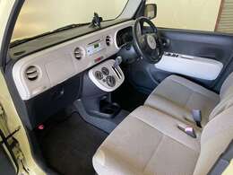 助手席も極端な使用感などなく綺麗な状態です！匂いなど気になる方は是非ご来店ください！！