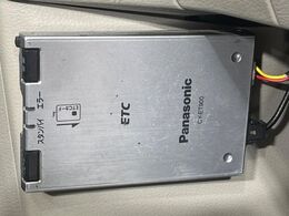【ETC】高速道路の料金所をストレスなく通過！話題のスポットやサービスエリアに多い「スマートIC」利用時は必須のアイテムです。当店でセットアップを実施、ご納車当日からすぐにご利用いただけます！