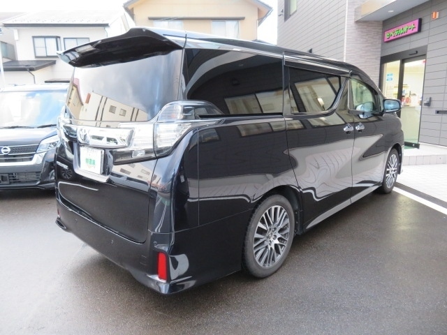 セベラルオートは指定工場をしっかりと完備してるにゃん！オイル交換から車検まで何でもおまかせ！ご納車前の整備は資格を持ったメカニックが頑張ってるにゃん☆