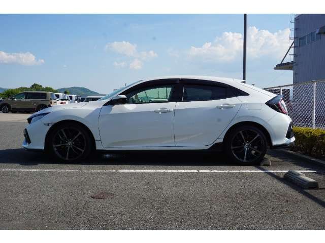 Honda　SENSINGとは衝突を予測してブレーキをかけたり、前のクルマとちょうどいい距離でついていったりできる多彩な安心、快適機能を搭載した先進の安全運転支援システムです。
