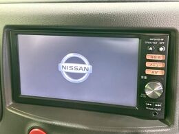 【純正ナビ】人気の純正ナビを装備。オーディオ機能も充実しており、Bluetooth接続すればお持ちのスマホやMP3プレイヤーの音楽を再生可能！毎日の運転がさらに楽しくなります！！