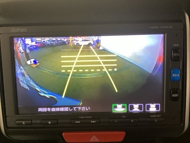 後方確認が便利なバックカメラ搭載、駐車時も安心です！！