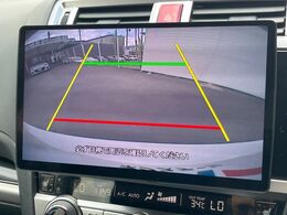 【バックカメラ】駐車時に後方がリアルタイム映像で確認できます。大型商業施設や立体駐車場での駐車時や、夜間のバック時に大活躍！運転スキルに関わらず、今や必須となった装備のひとつです！