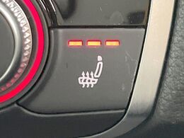 ●フロントシートヒーティング：運転席・助手席共に三段階で調節が可能なシートヒーターを装備しております。季節を問わず快適にご使用いただけます。