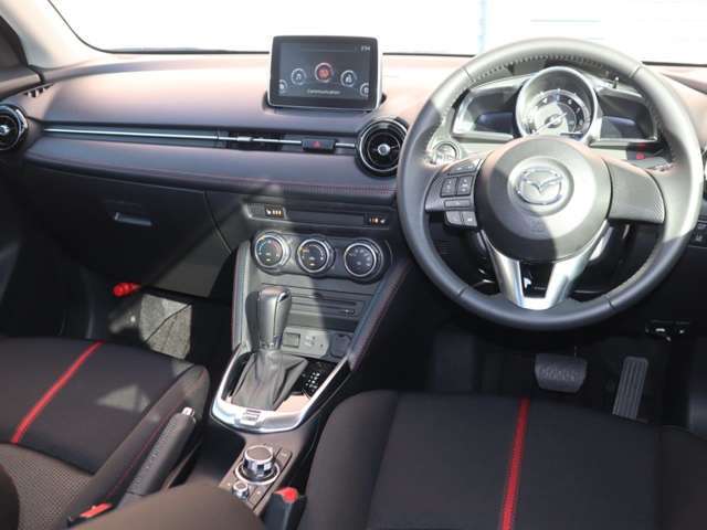 細部にまで機能美と造形美を追求した室内空間。美しいだけでも、機能的なだけでもない。品格ある大人のインテリアデザインです。