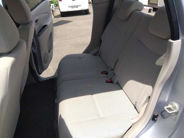 内外装本当に綺麗な車両です！大きな傷・凹み等無くお勧めの車両です！
