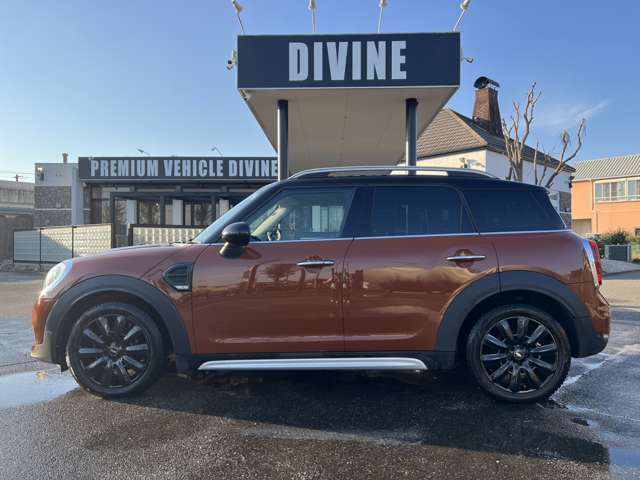 ご商談ルームでは、お寛ぎいただける空間をご提供いたします！お好きな動画をお楽しみいただけます。ご来店お待ちしております！