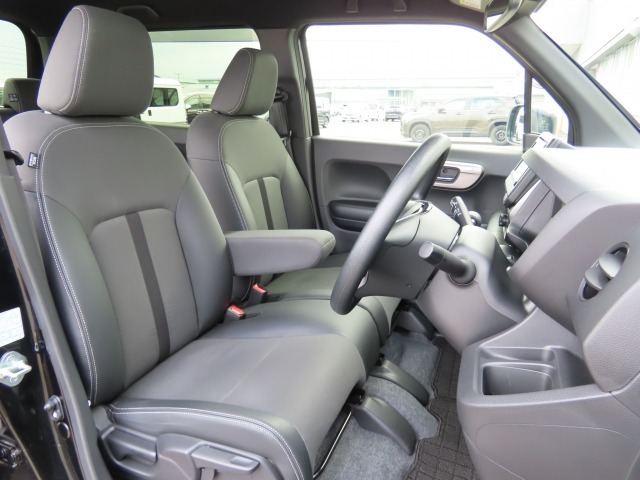 運転席の高さを変更できるので、体格に合わせた位置で運転できます！