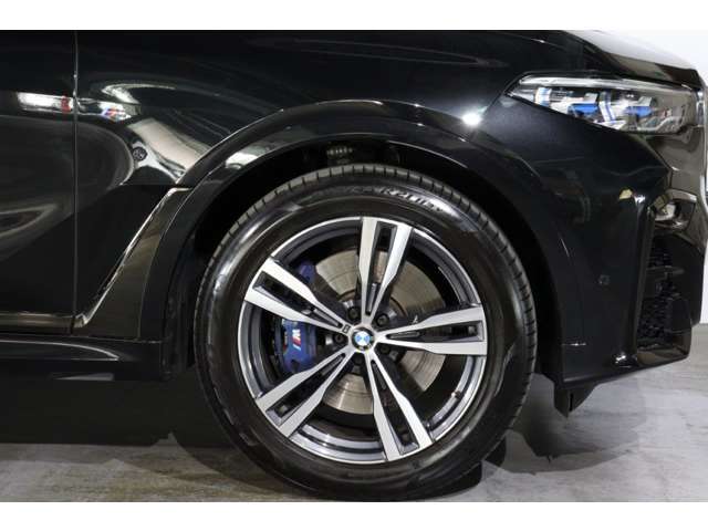 ご納車後は、日本全国のBMW正規ディーラーにて保証整備、一般整備、点検整備、車検整備をお受けいただけますのでご安心下さい。保証修理費用をお立替頂くなどのご面倒もございません。