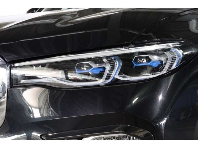 プレミアムセレクション勝どきのお支払総額は、車両本体価格、環境性能割、月割自動車税、リサイクル料金、印紙代、車庫証明代行費用、登録代行料金が含まれております。