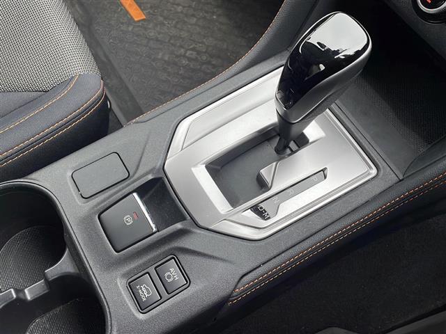 せっかく見つけたお気に入りの1台を遠いからとあきらめてほしくない！遠方でも陸送納車承れます。