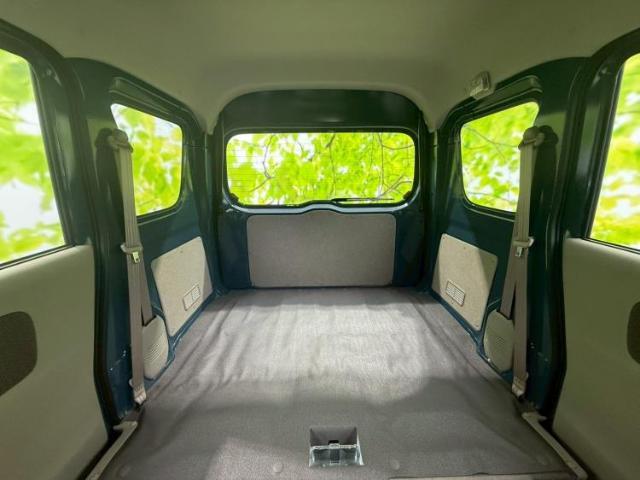 WECARS（ウィーカーズ）は全国250店舗展開！お客様が安心してカーライフをお楽しみいただけるよう社員一同心を込めてサポートいたします。