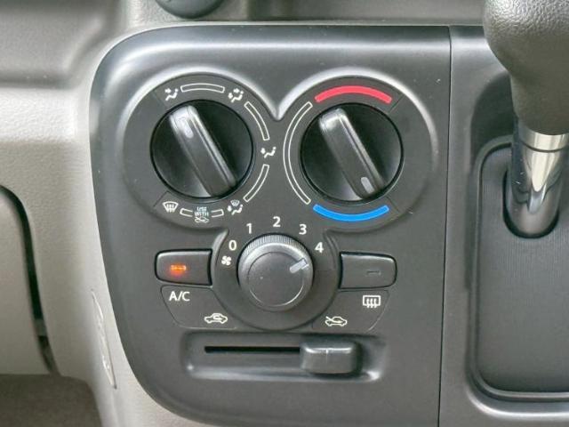 WECARSの店舗にはキッズコーナーがございます！お子様連れのお客様もごゆっくり車選びをお楽しみいただける空間です！