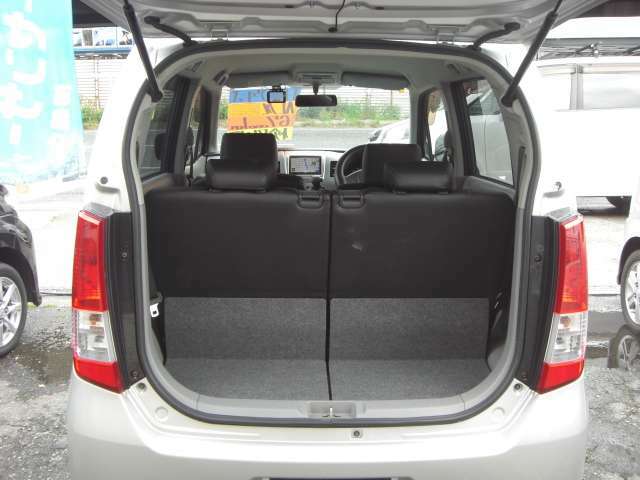前後ドライブレコーダー　社外ナビゲーション　フルセグTV　ETC　ユーザー買取車　社外シートカバー　Wエアバック　キーレスエントリー　電動格納ミラー　ABS　プライバシーガラス　ドアバイザー