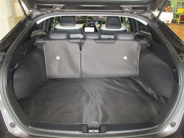 トランクルームも広く沢山荷物を積み込めます♪