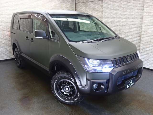 皆様にずっと安心してお乗り頂ける様に、全車両一年保証更新型プログラムに対応しております。万が一の際にはディーラー系工場をはじめ全国の提携工場で修理対応が可能です。