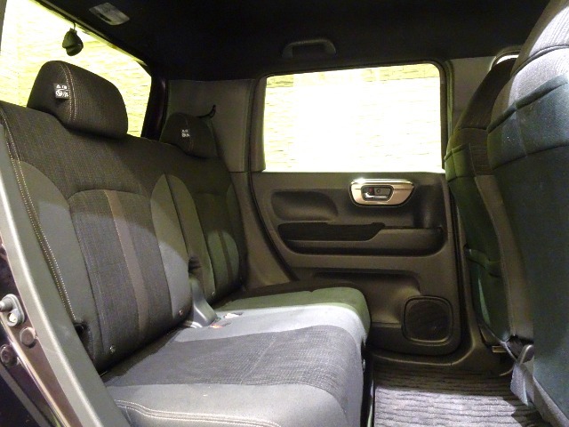 プライバシーガラス付きです☆