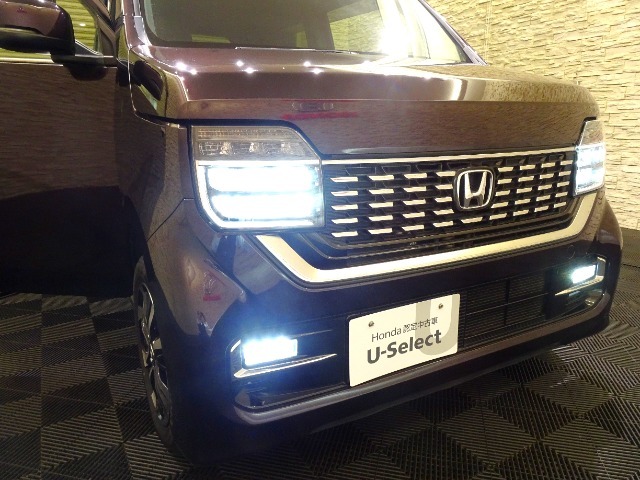 LEDヘッドライト＆フォグライト付きです☆