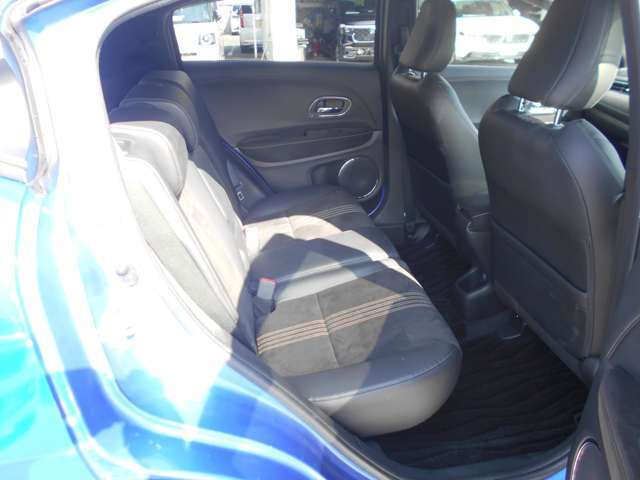 後部座席のお写真です♪