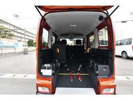 福祉装備や車両についての詳細は当社ホームページにて掲載しております。是非、当社ホームページへお越し下さい。福祉車両専門店ホームページ。http://sakaide-j.com/