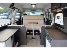 トヨタ　ハイエース　FOCS　DS-F　リノタクミ　リチウムバッテリー200Ah　DC12Vクーラー　走行充電　外部充電　冷蔵庫　フリップダウンモニター　衝突被害軽減ブレーキ　左側電動スライドドア