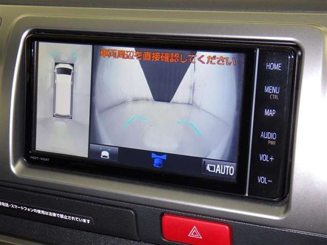 バックモニター搭載で車庫入れ安心！バックする際に後方確認ができて便利です！