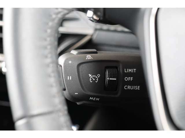 衝突軽減ブレーキ・追従クルーズコントロール・バックセンサー・スマートキー・バックカメラ・360度カメラ・レーンキープアシスト・ディスプレイオーディオ・ETC・LED・USB・Bluetooth