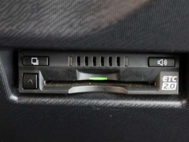 ETC車載器付きです。高速道路の料金所もスムーズに通過できます。