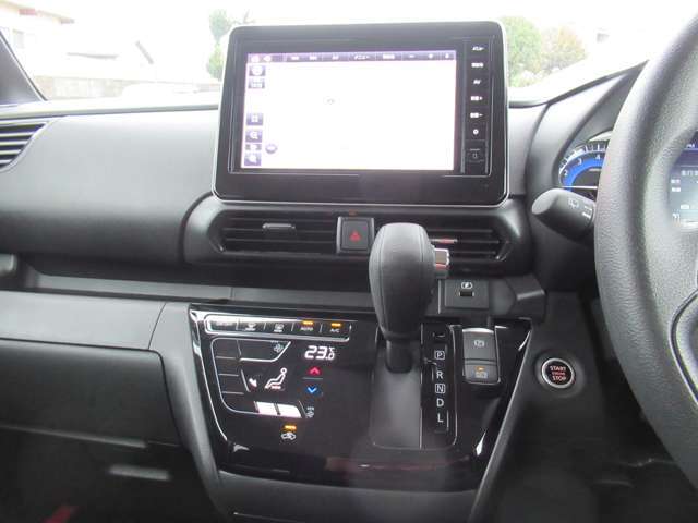 操作性の良いシフトレバー