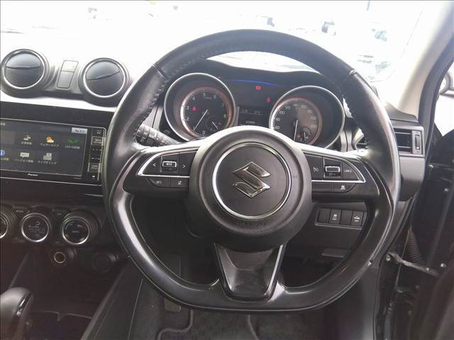 ☆ワンオーナー☆4WD☆純正メモリーナビ☆フルセグ☆Bluetooth☆デュアルセンサーブレーキサポート☆アダプティブクルーズ☆オートライト☆車線逸脱警報☆ステアリングスイッチ☆前席シートヒーター☆